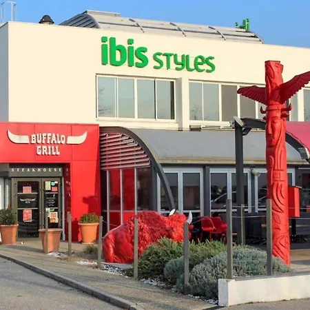 Hotel Ibis Styles Grenoble A41 3*