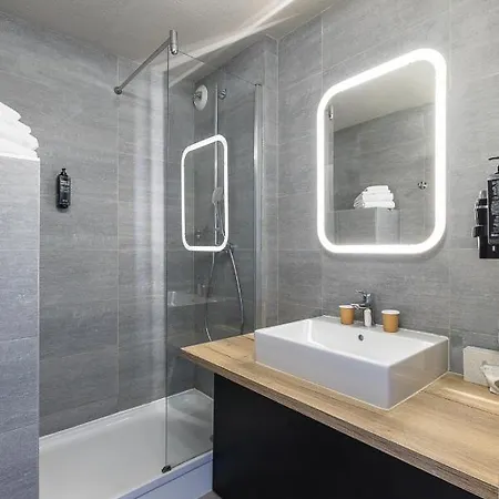 Ibis Styles Grenoble A41 מלון Crolles