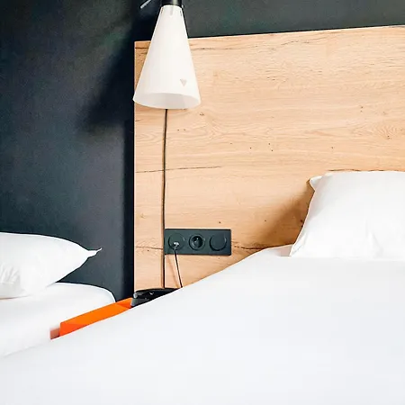 Ibis Styles Grenoble A41 מלון